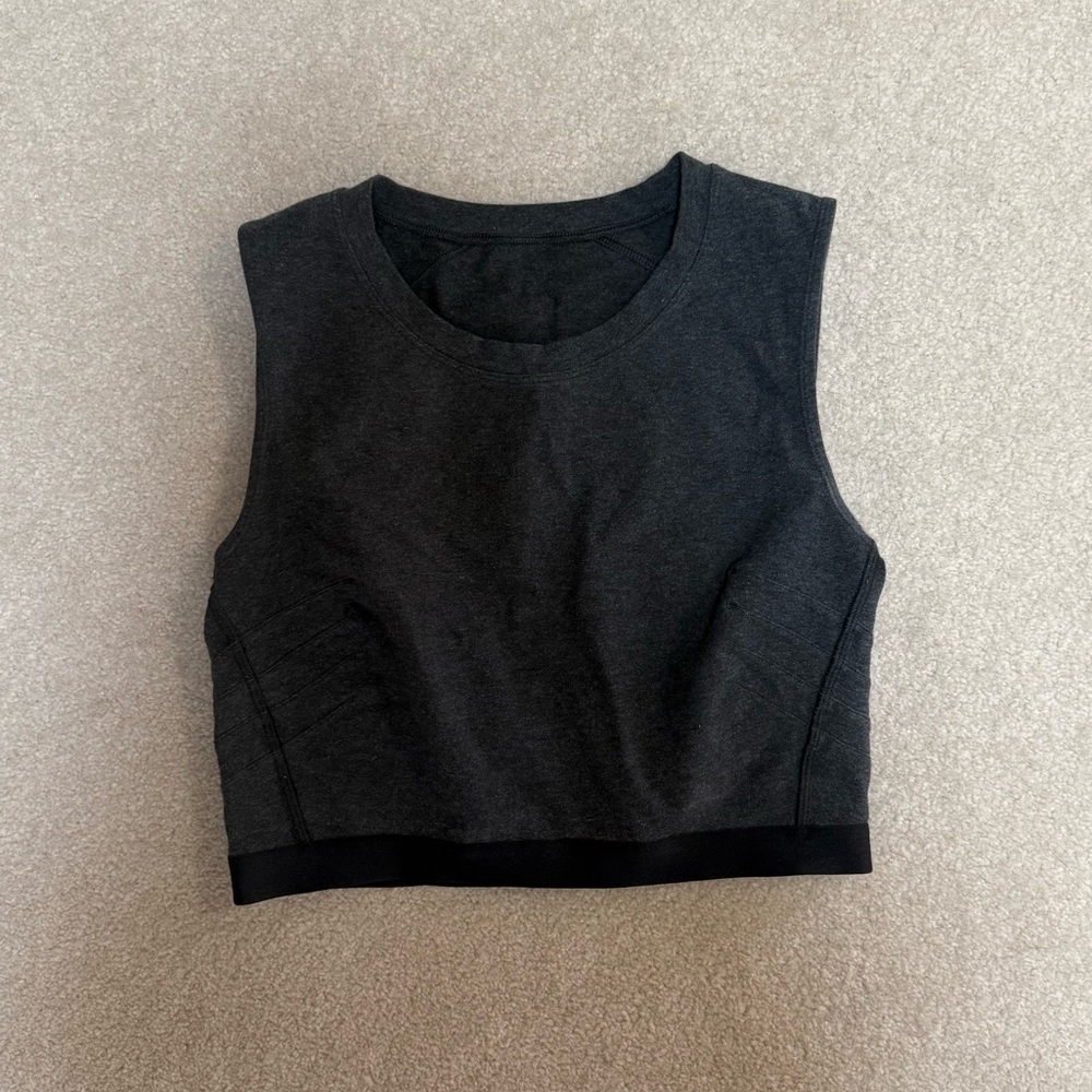 Lululemon crop top
